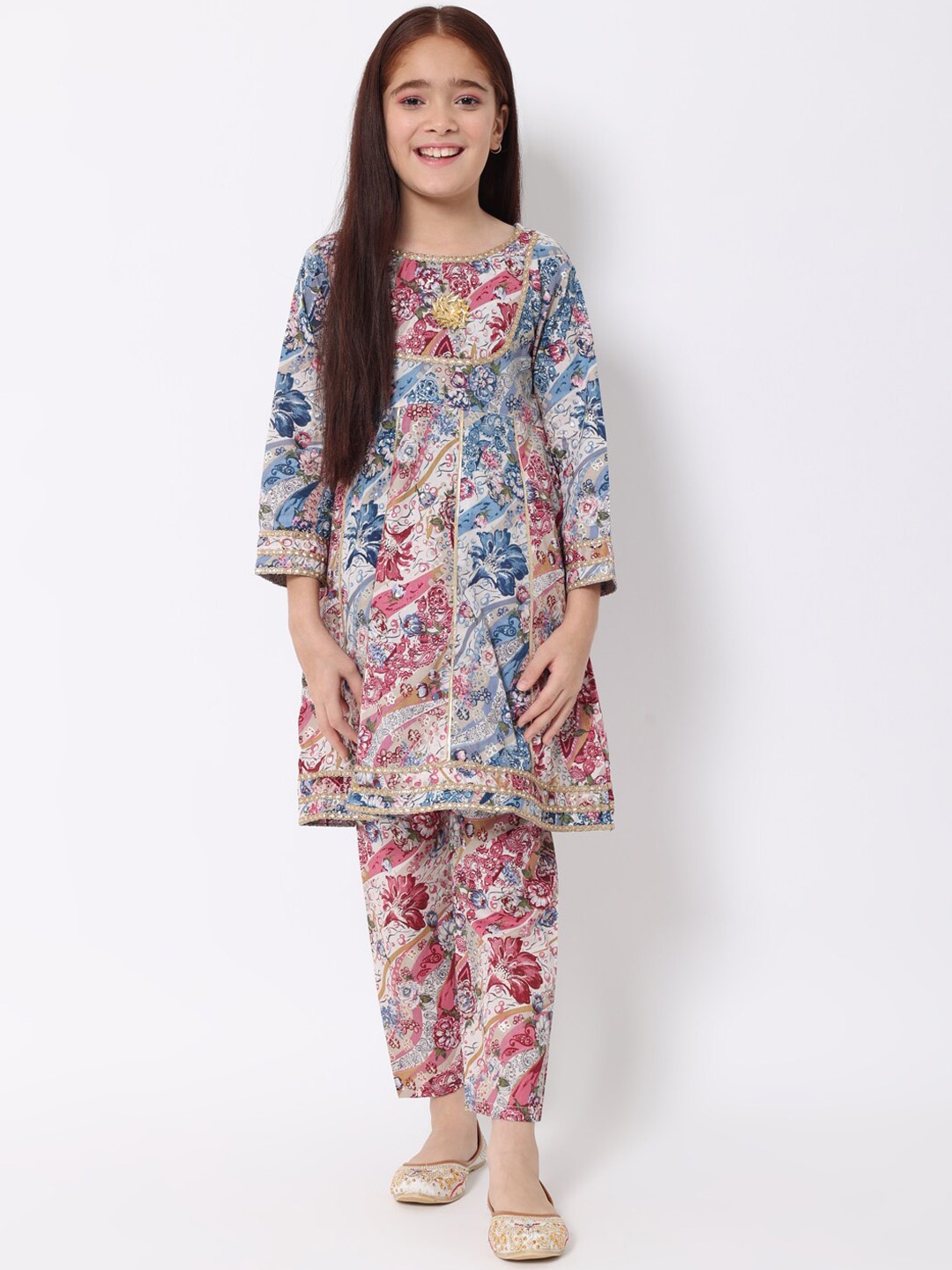 

Readiprint Fashions Girls Floral Printed Panelled A-Line Gotta Patti Cotton Kurta Sets, Blue