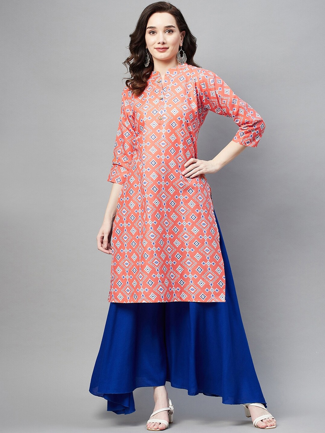 

Aarika Geometric Printed Mandarin Collar Straight Kurta, Peach