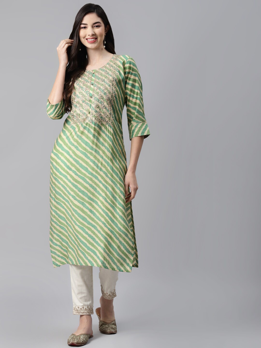 

Aarika Leheriya Printed Thread Work Gotta Patti Straight Kurta, Green