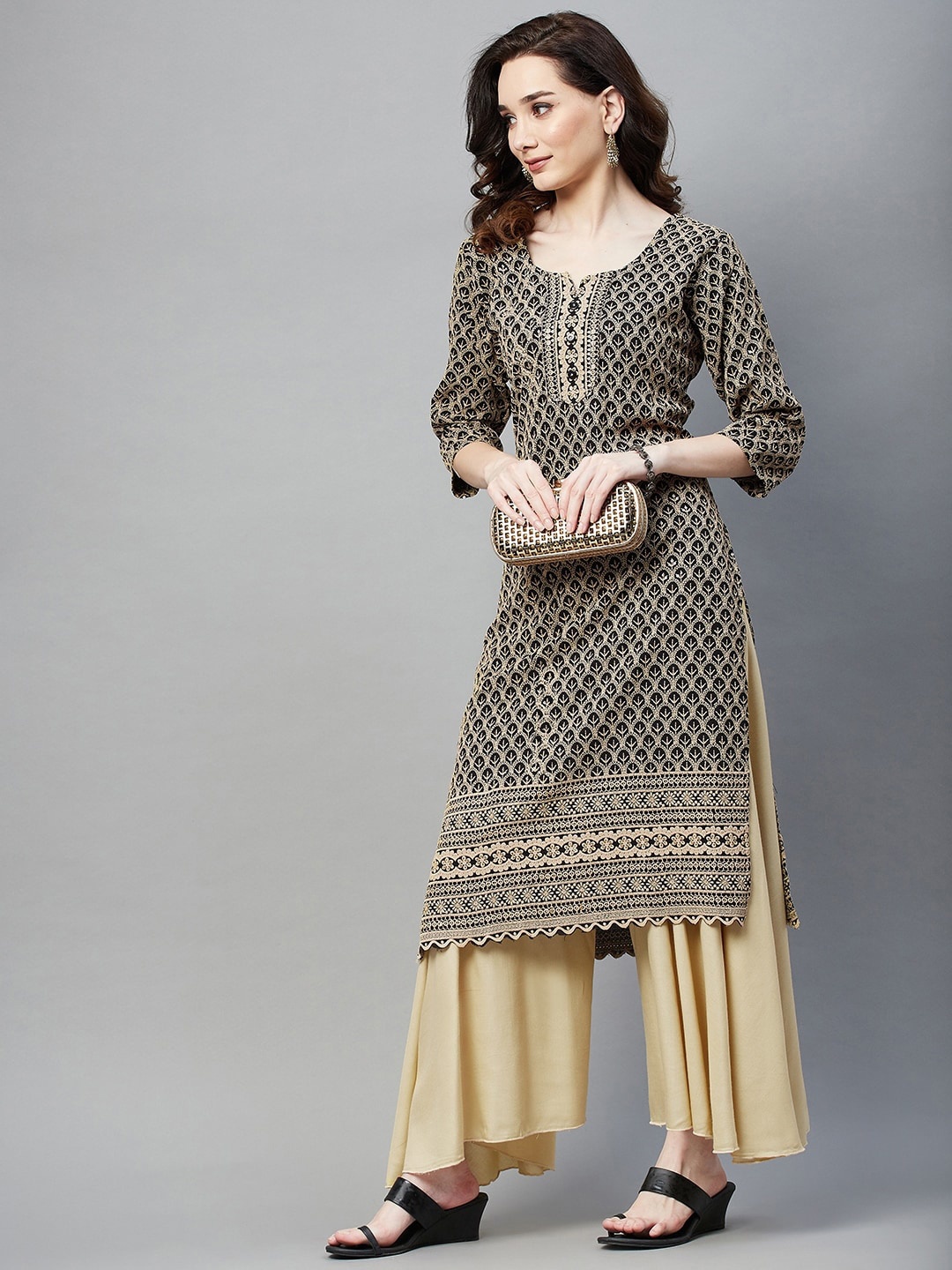 

Aarika Ethnic Motifs Embroidered Thread Work Detail Straight Kurta, Black