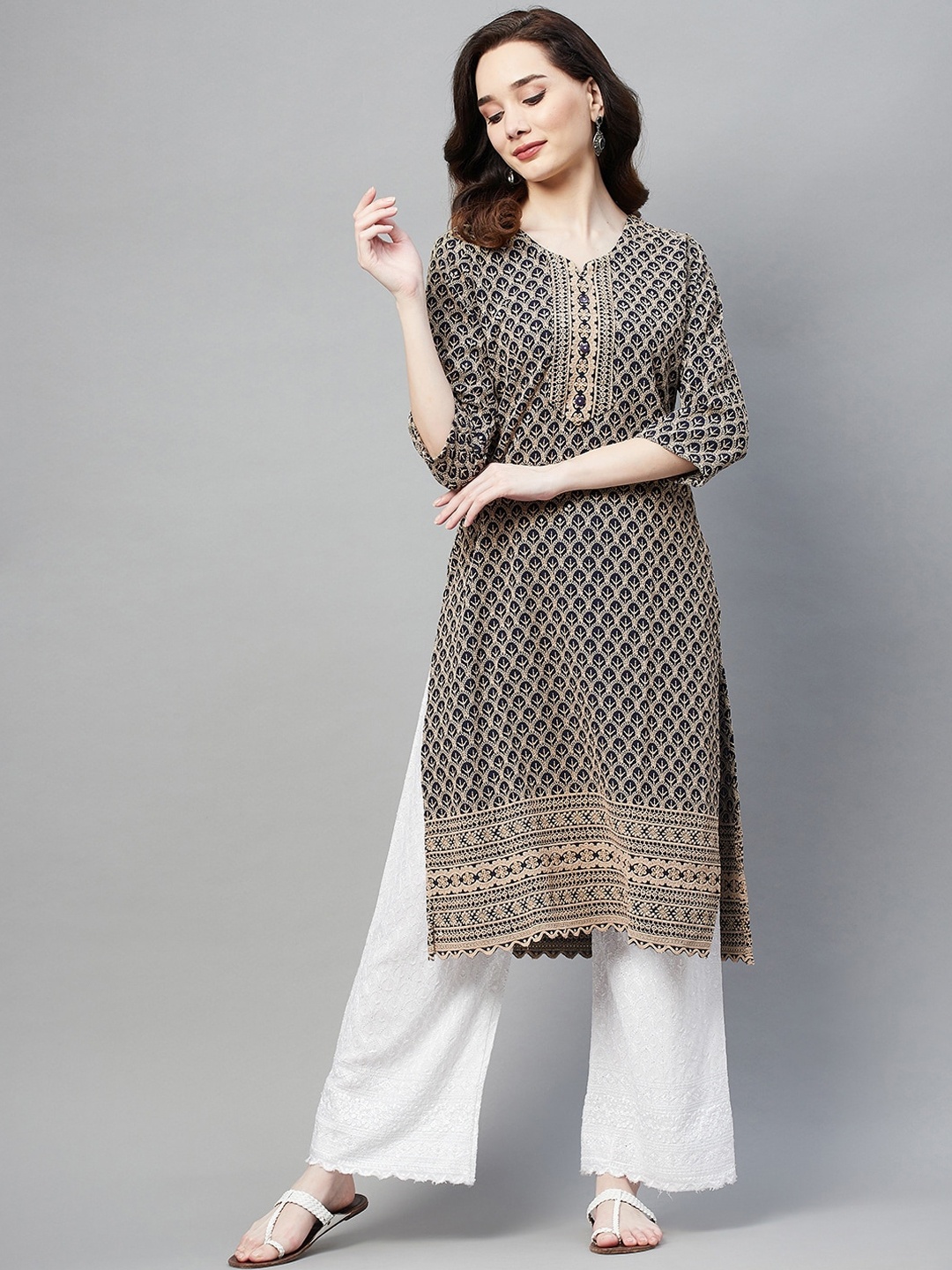 

Aarika Ethnic Motifs Embroidered Sequinned Straight Kurta, Navy blue