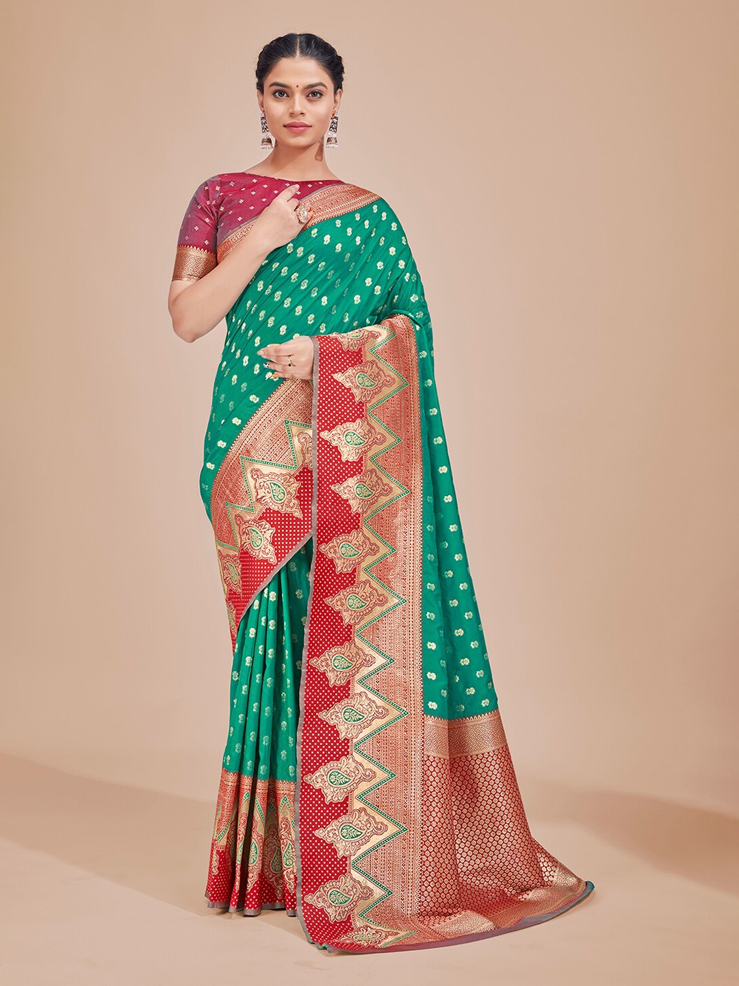 

MONJOLIKA FASHION Ethnic Motifs Woven Design Zari Kanjeevaram Saree, Sea green