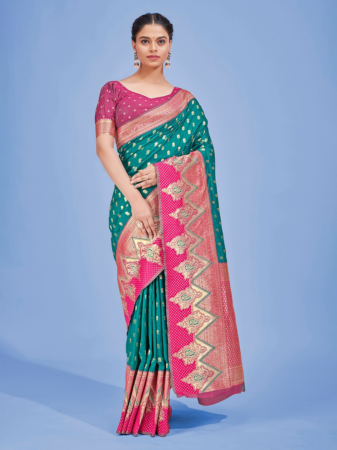 

MONJOLIKA FASHION Woven Design Zari Silk Blend Kanjeevaram Saree, Turquoise blue