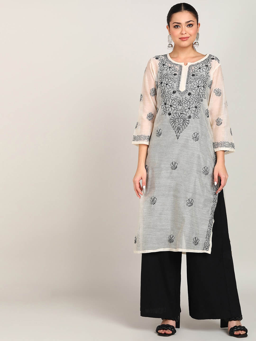 

VAHSON Embroidered Chanderi Lucknowi Chikankari Straight Kurta, Off white