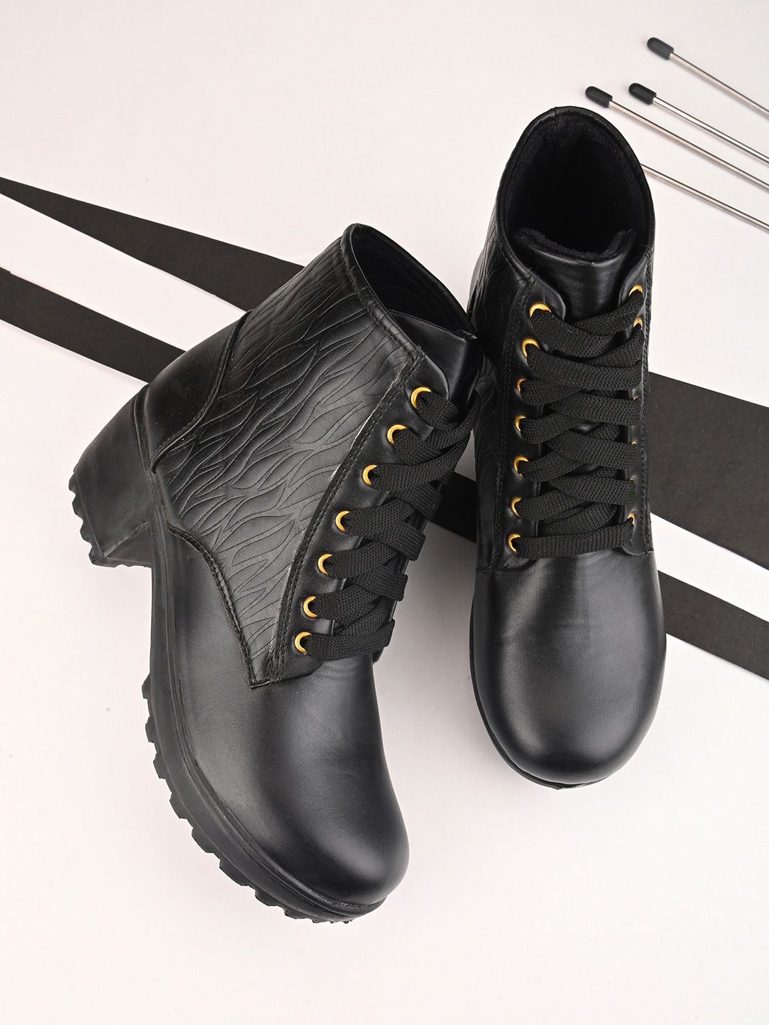 

Longwalk Women Textured Heeled Mid-Top Chunky Boots, Black
