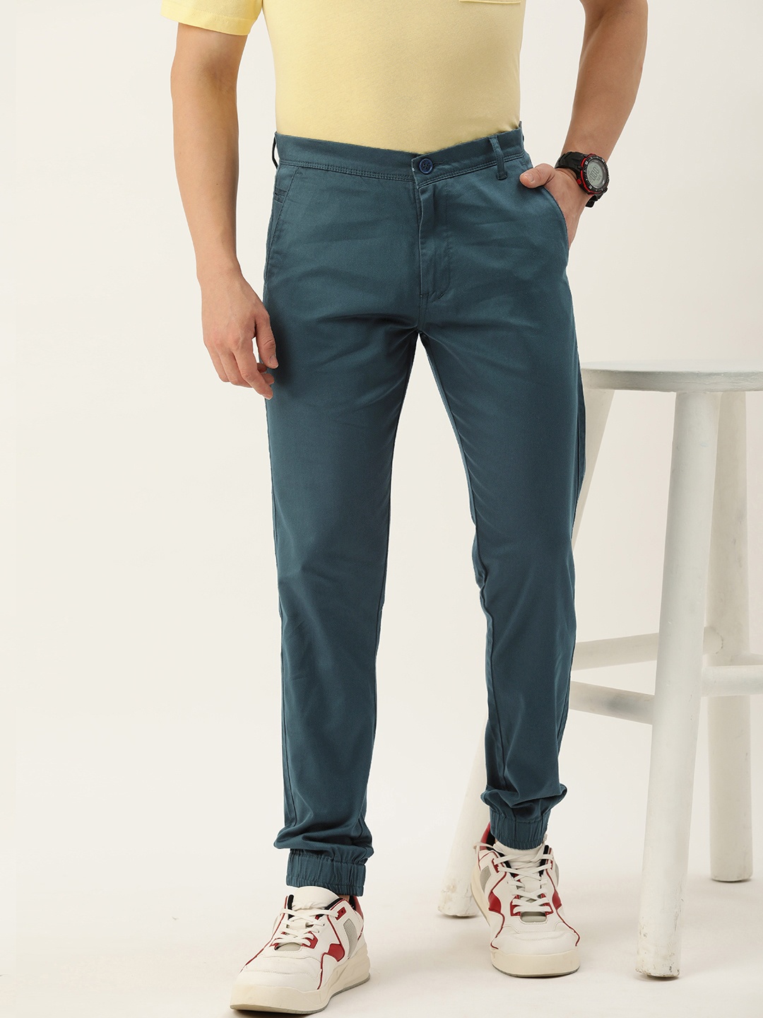 

Harvard Men Solid Regular Fit Joggers, Teal