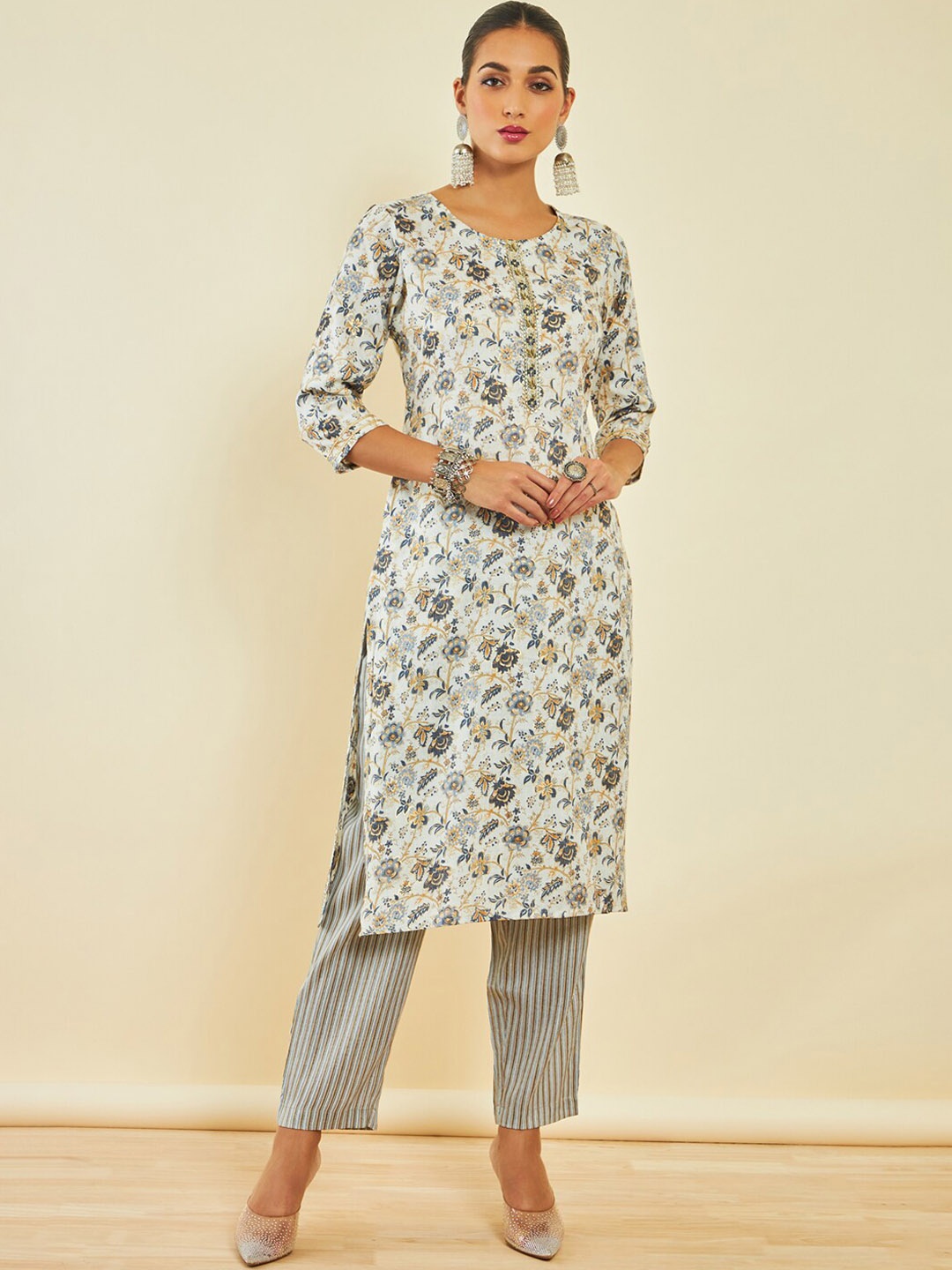 

Soch Grey Floral Printed Regular Gotta Patti Kurta With Trousers