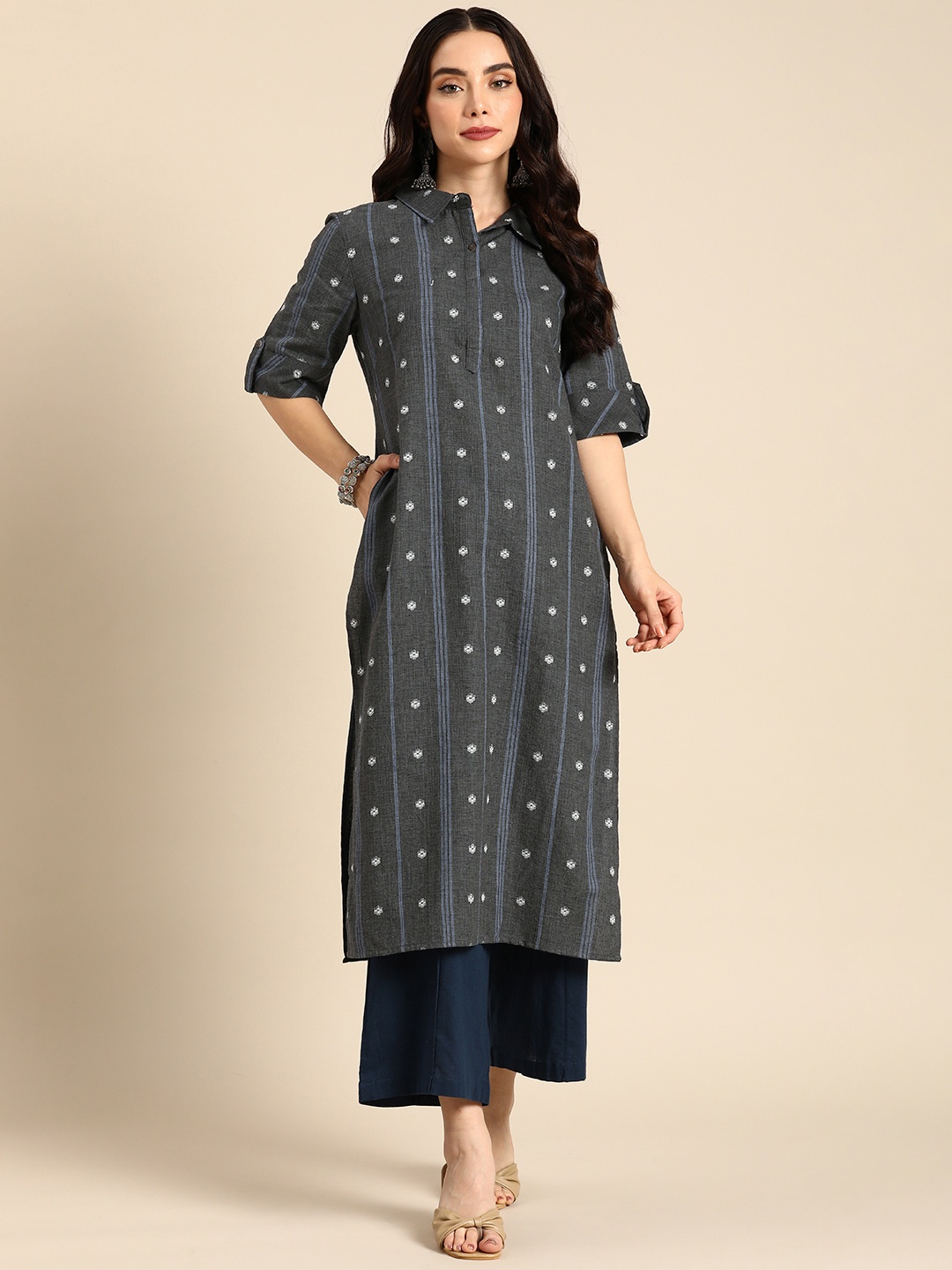 

Anouk Roll-Up Sleeves Dobby Pathani Pure Cotton Kurta, Charcoal