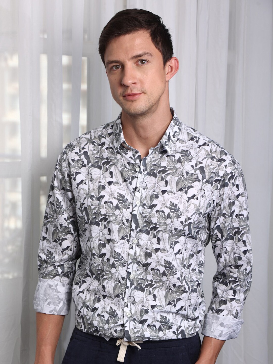 

POE Classic Slim Fit Floral Printed Spread Collar Long Sleeve Casual Shirt, White