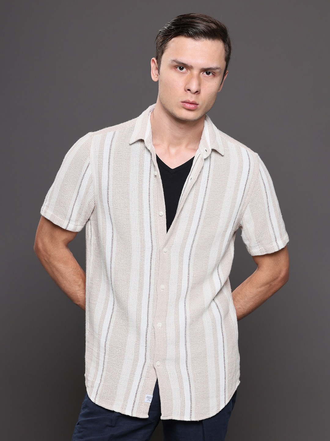 

POE Classic Slim Fit Vertical Stripes Spread Collar Long Sleeve Casual Shirt, Beige