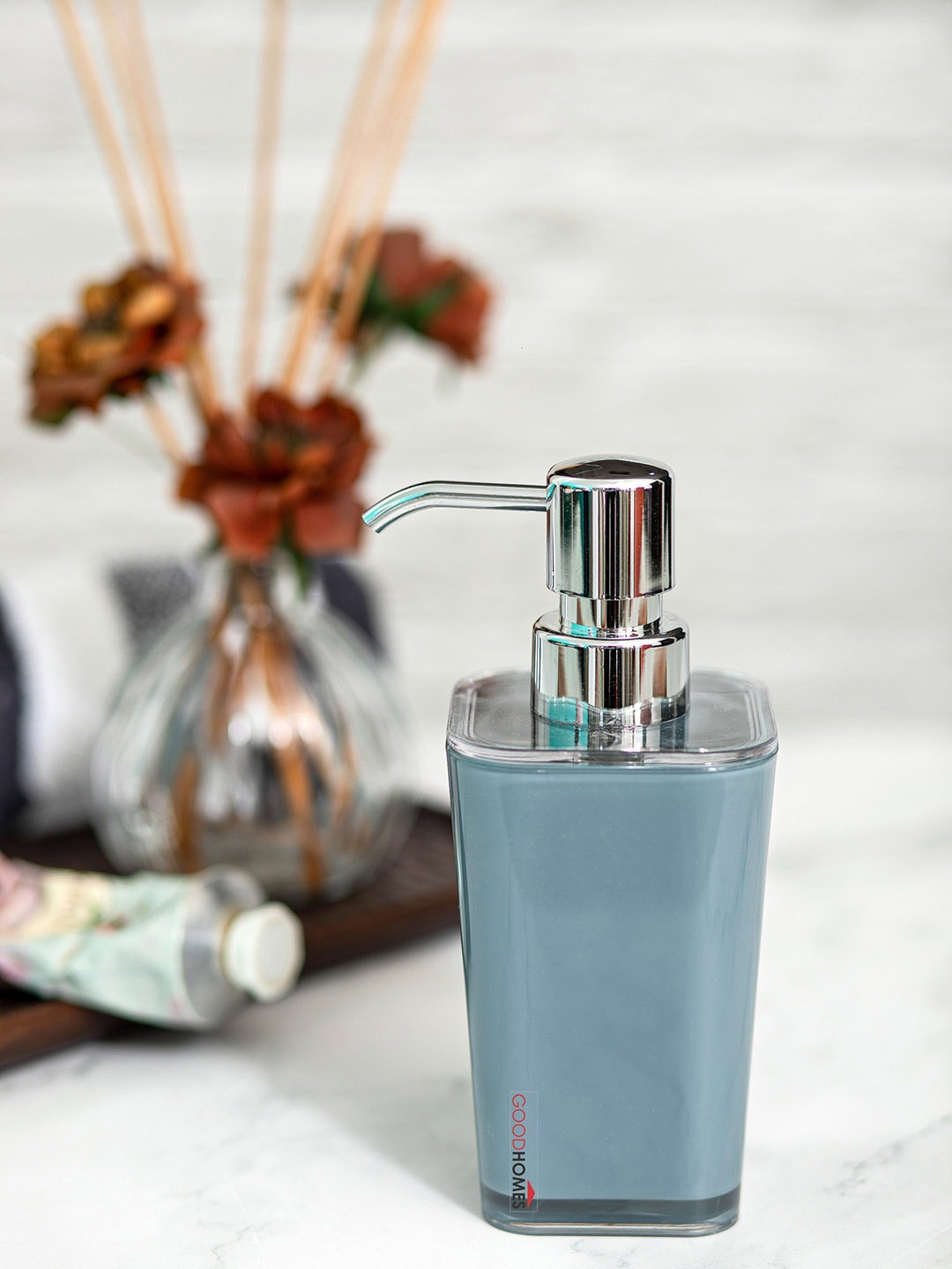 

GOODHOMES Grey Acrylic Reusable Soap Dispenser 320 ml