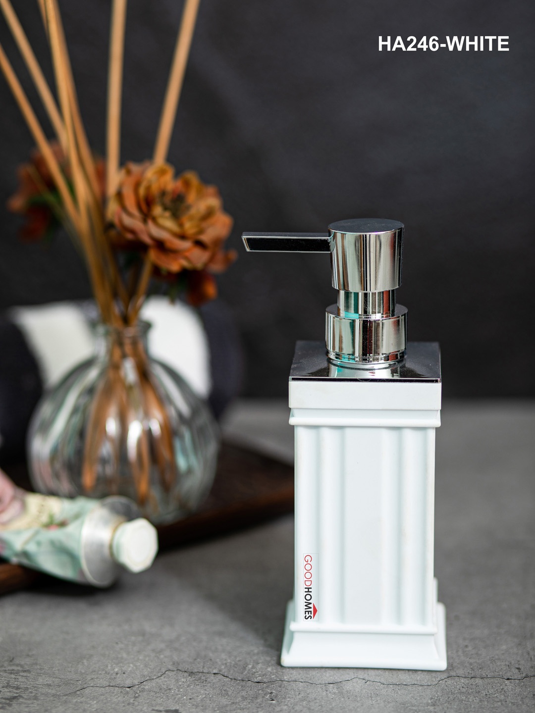 

GOODHOMES White Acrylic Reusable Soap Dispenser 320 ml