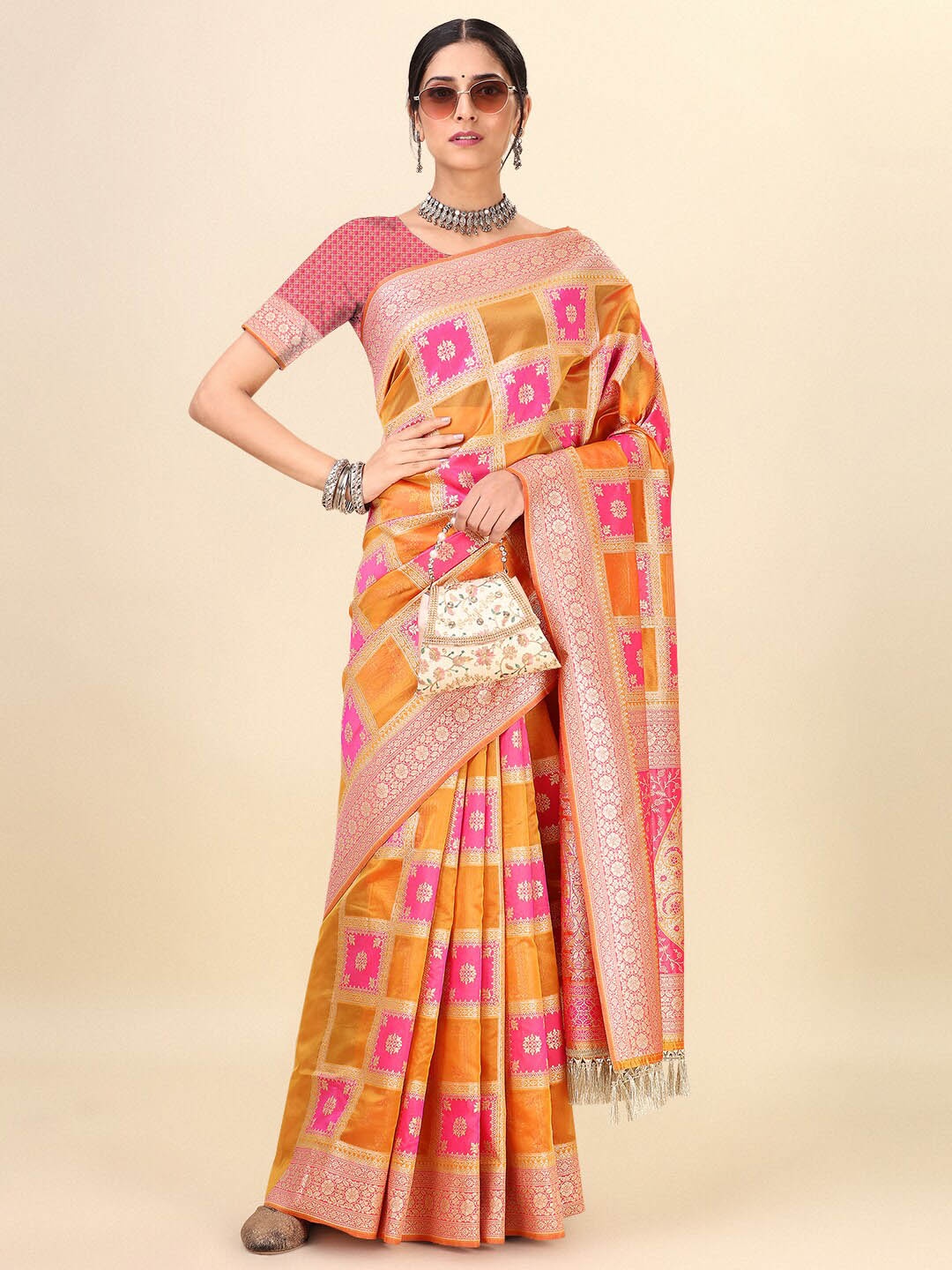 

Dhyey Fashion Floral Woven Design Zari Saree, Pink