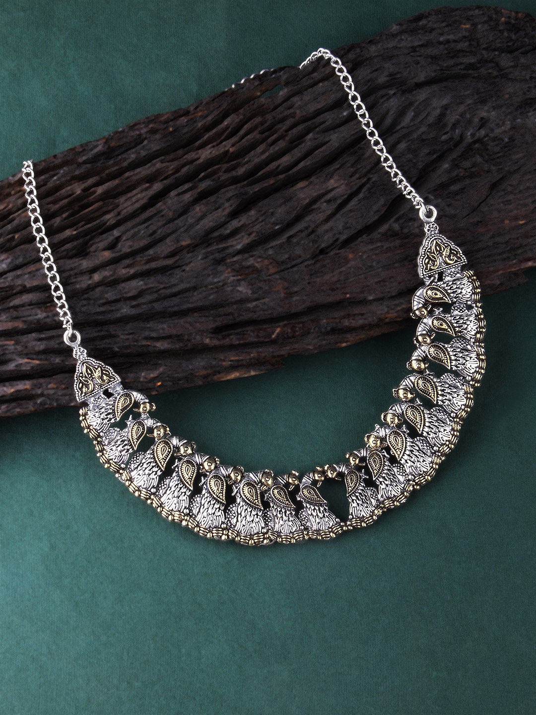 

Rubans Silver-Toned Metal Handcrafted Necklace