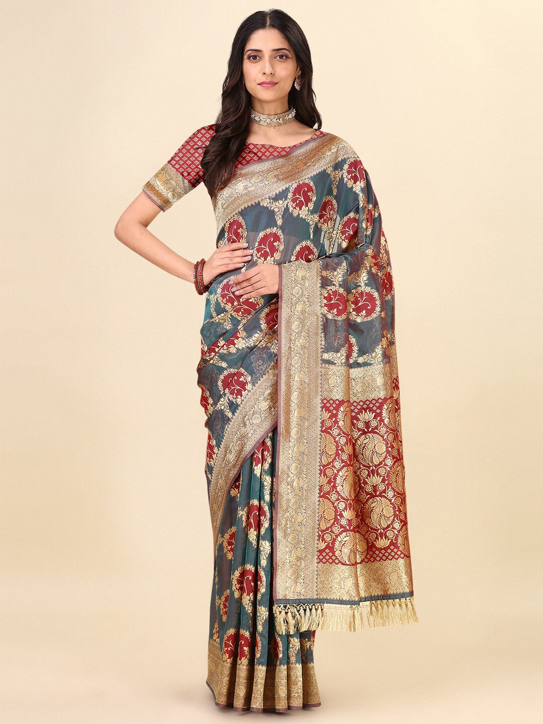 

Dhyey Fashion Woven Design Zari Silk Blend Kasavu Saree, Grey