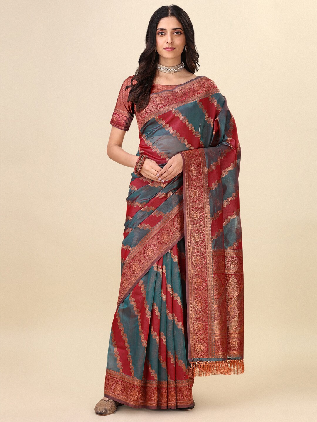 

Dhyey Fashion Leheriya Woven Design Zari Saree, Grey