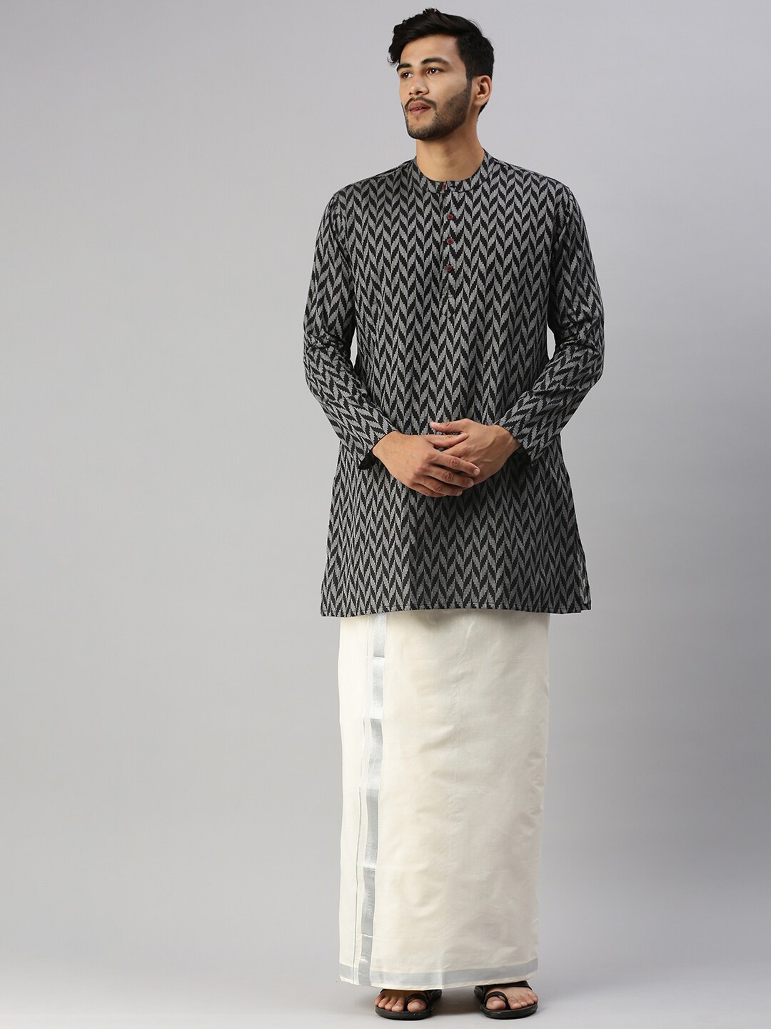

Ramraj Printed Pure Cotton Kurta With Veshti, Black