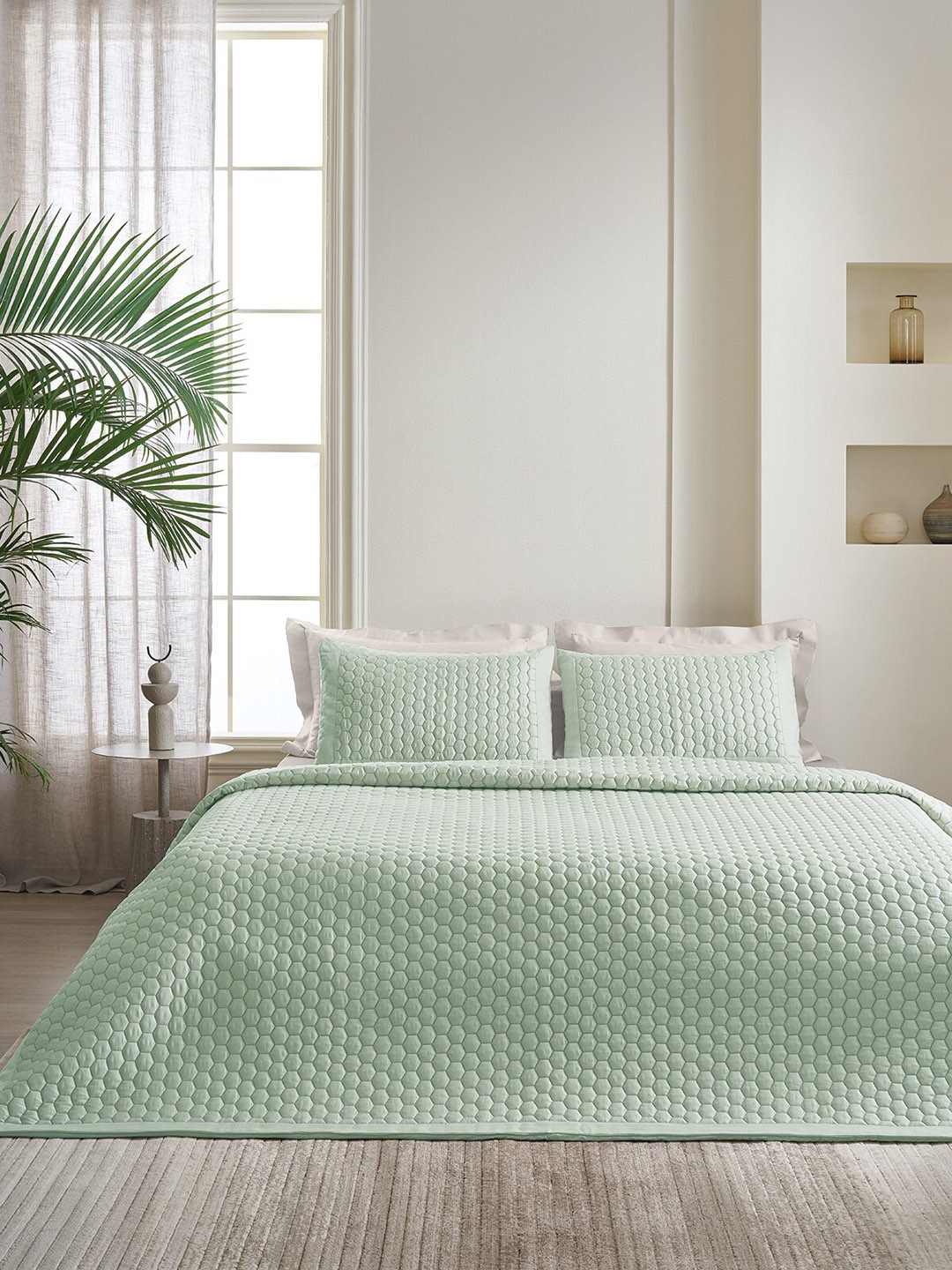 

DDecor Sea Green Embroidered Cotton 210 TC Comforter With 2 Pillow Covers