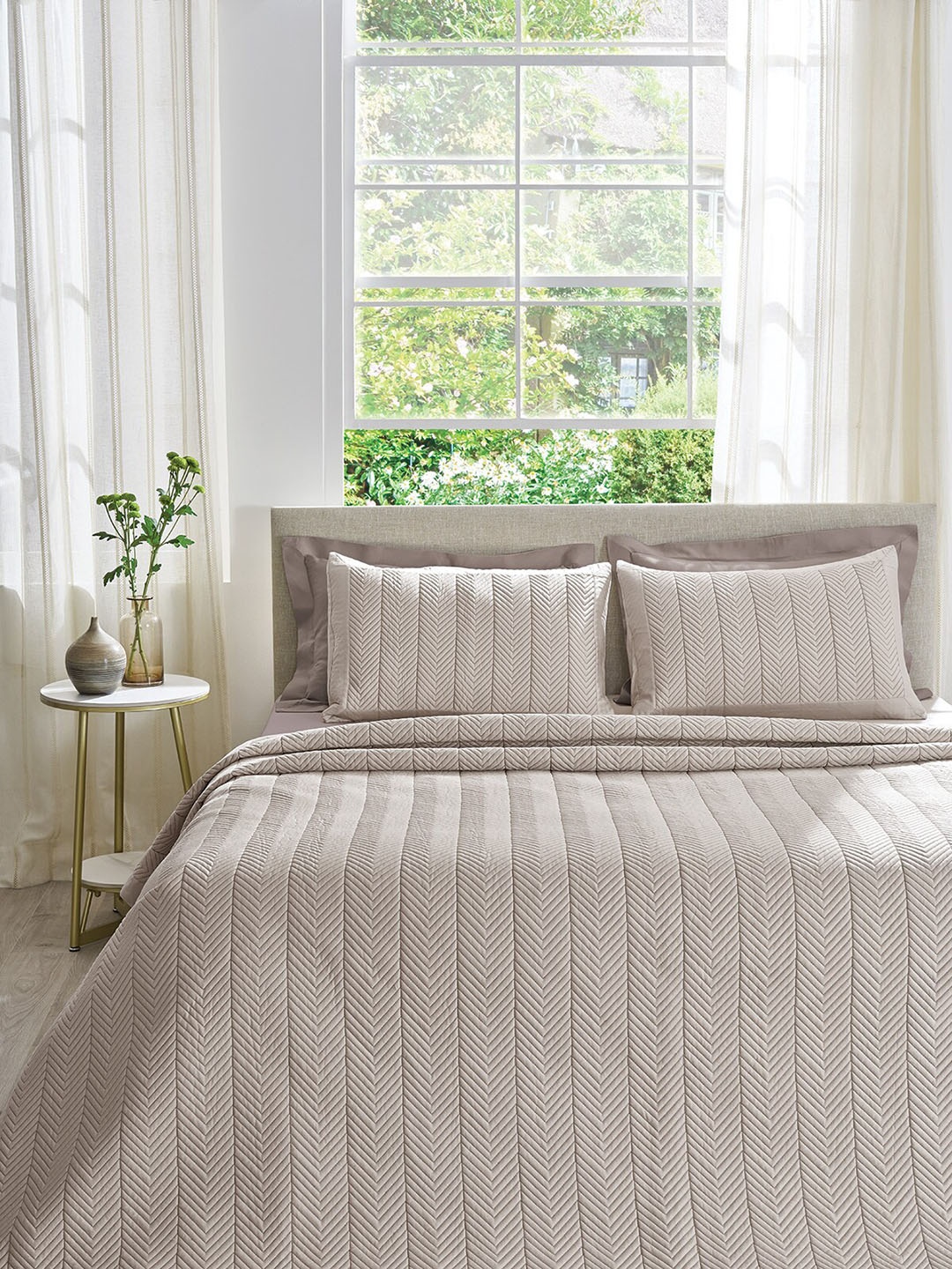

DDecor Beige Striped Mild Winter Cotton 210 GSM Double Bed Quilt With 2 Pillow Covers