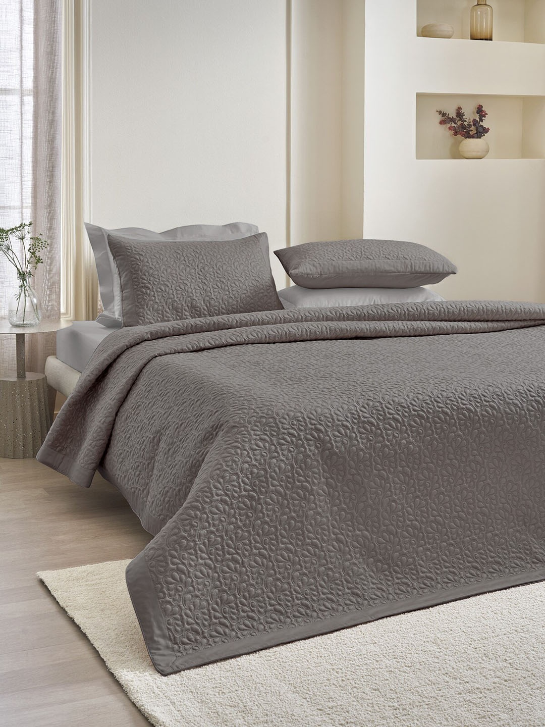 

DDecor Grey 210 TC Embroidered Bed Cover With 2 Pillow Covers