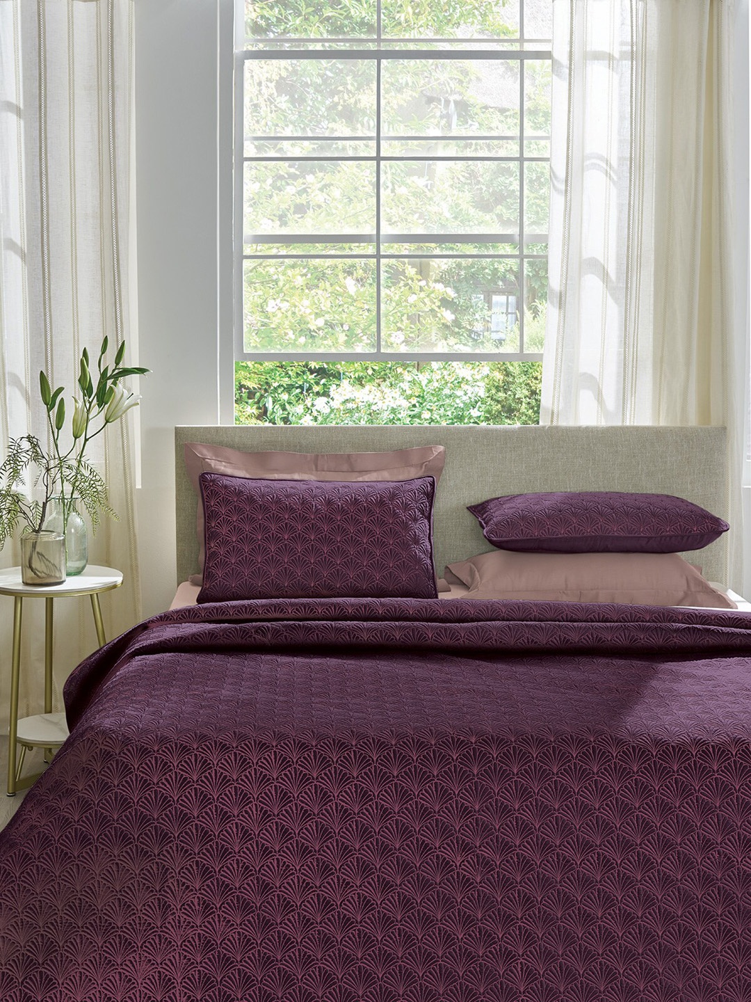 

DDecor Purple Embroidered Cotton 210 TC Double Bed Comforter With 2 Pillow Covers