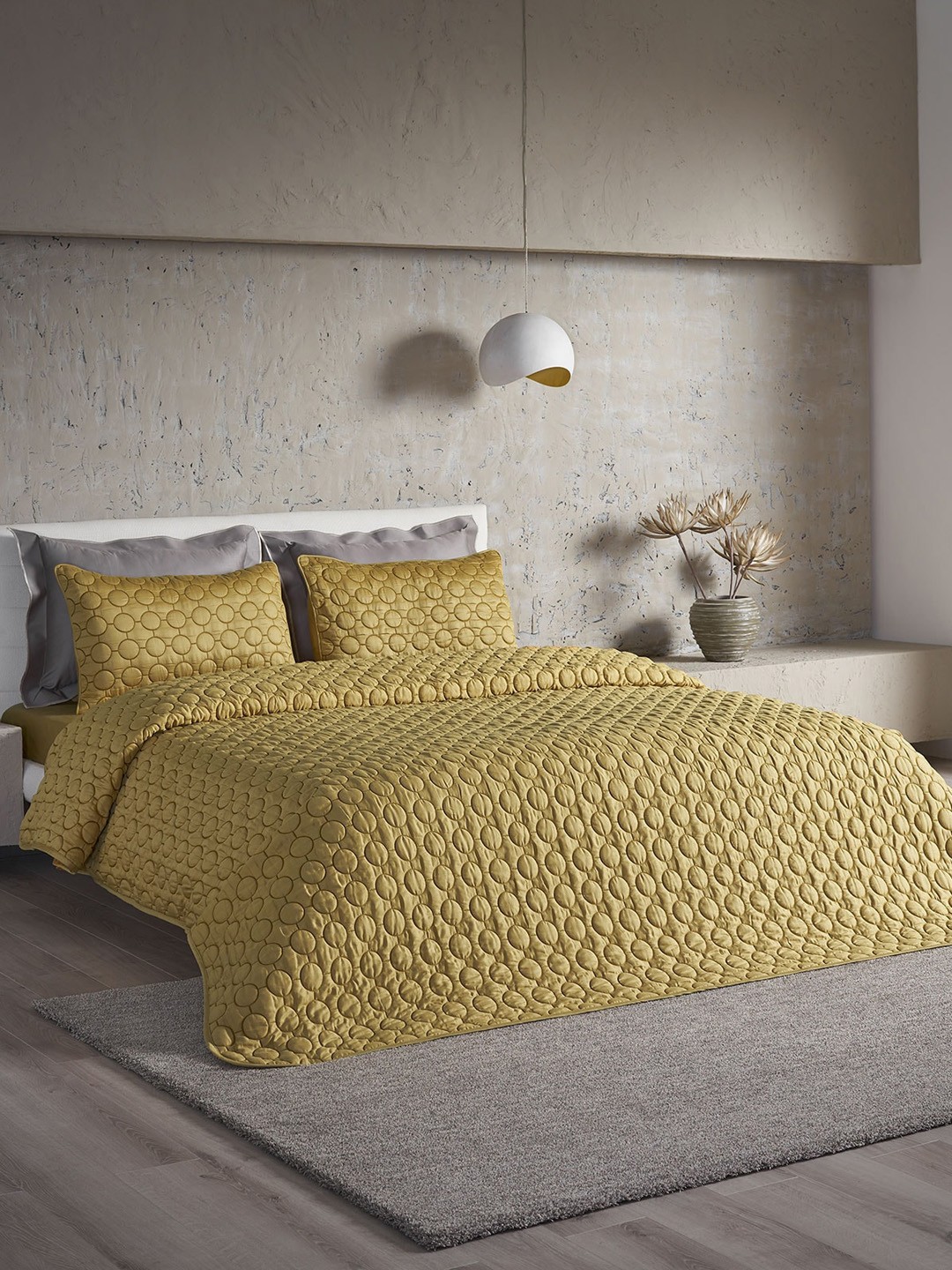 

DDecor Yellow Geometric Mild Winter 210 GSM Double Bed Quilt