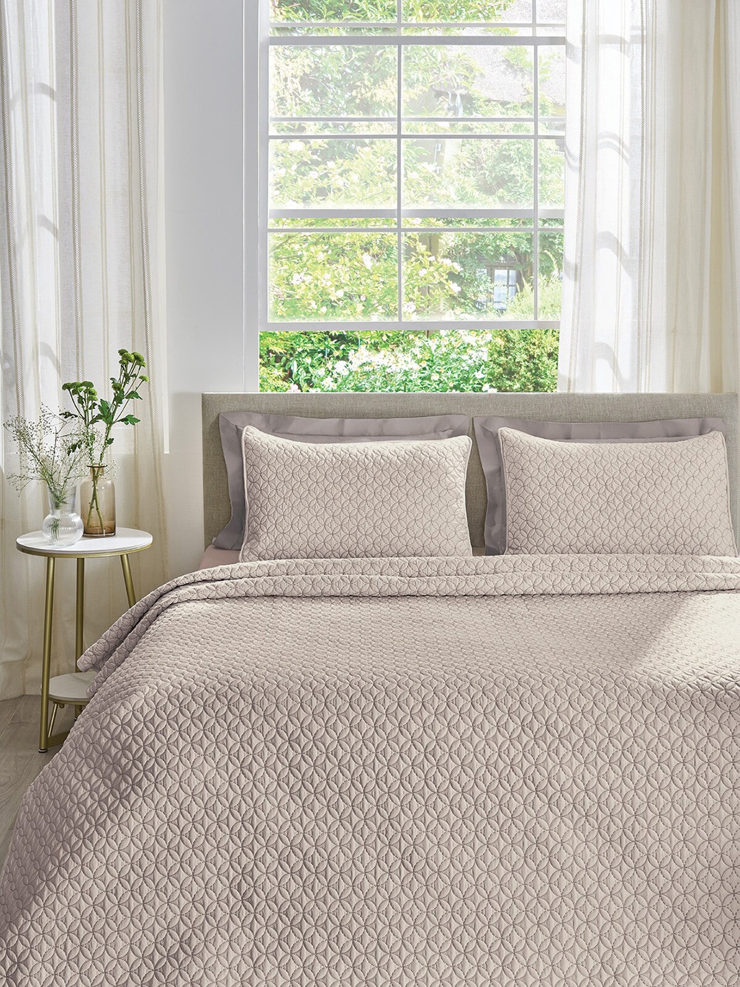 

DDecor Grey Embroidered Cotton 200 GSM Comforter With 2 Pillow Covers