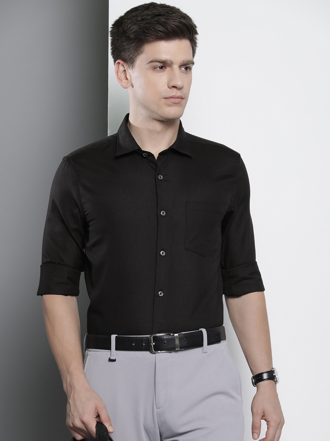 

The Indian Garage Co. X Luxe Men Solid Slim Fit Opaque Formal Shirt, Black