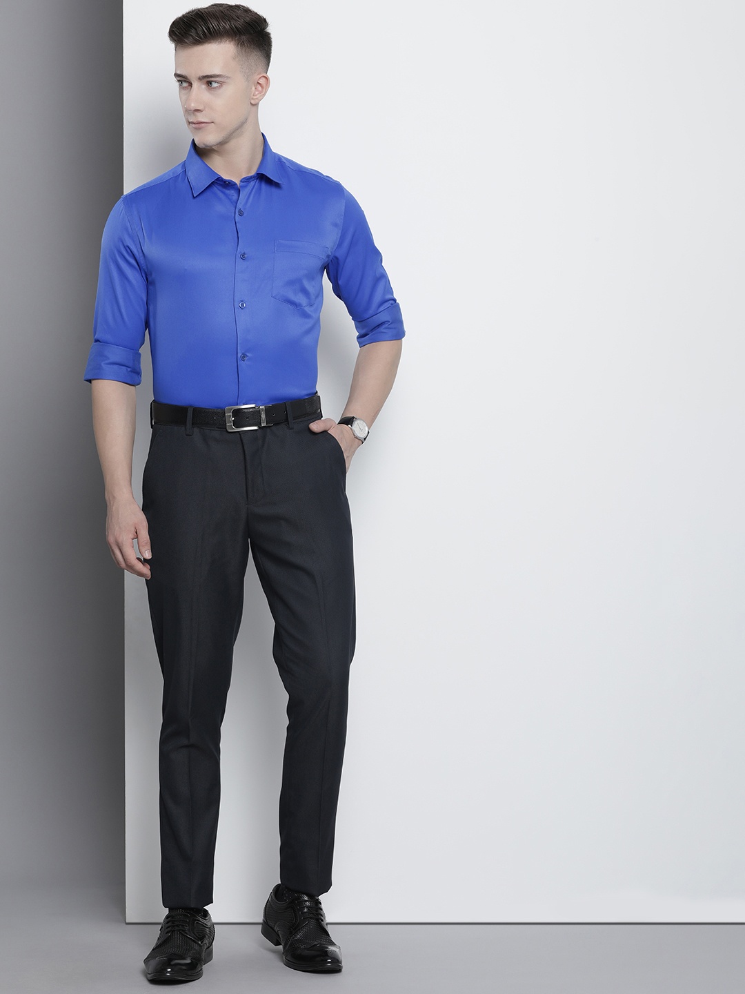 

The Indian Garage Co. X Luxe Men Solid Slim Fit Opaque Formal Shirt, Blue