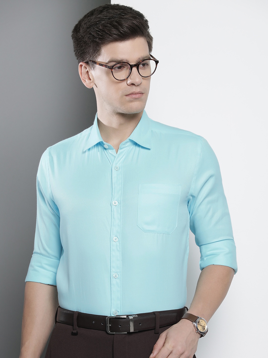 

The Indian Garage Co. X Luxe Men Solid Slim Fit Opaque Formal Shirt, Blue