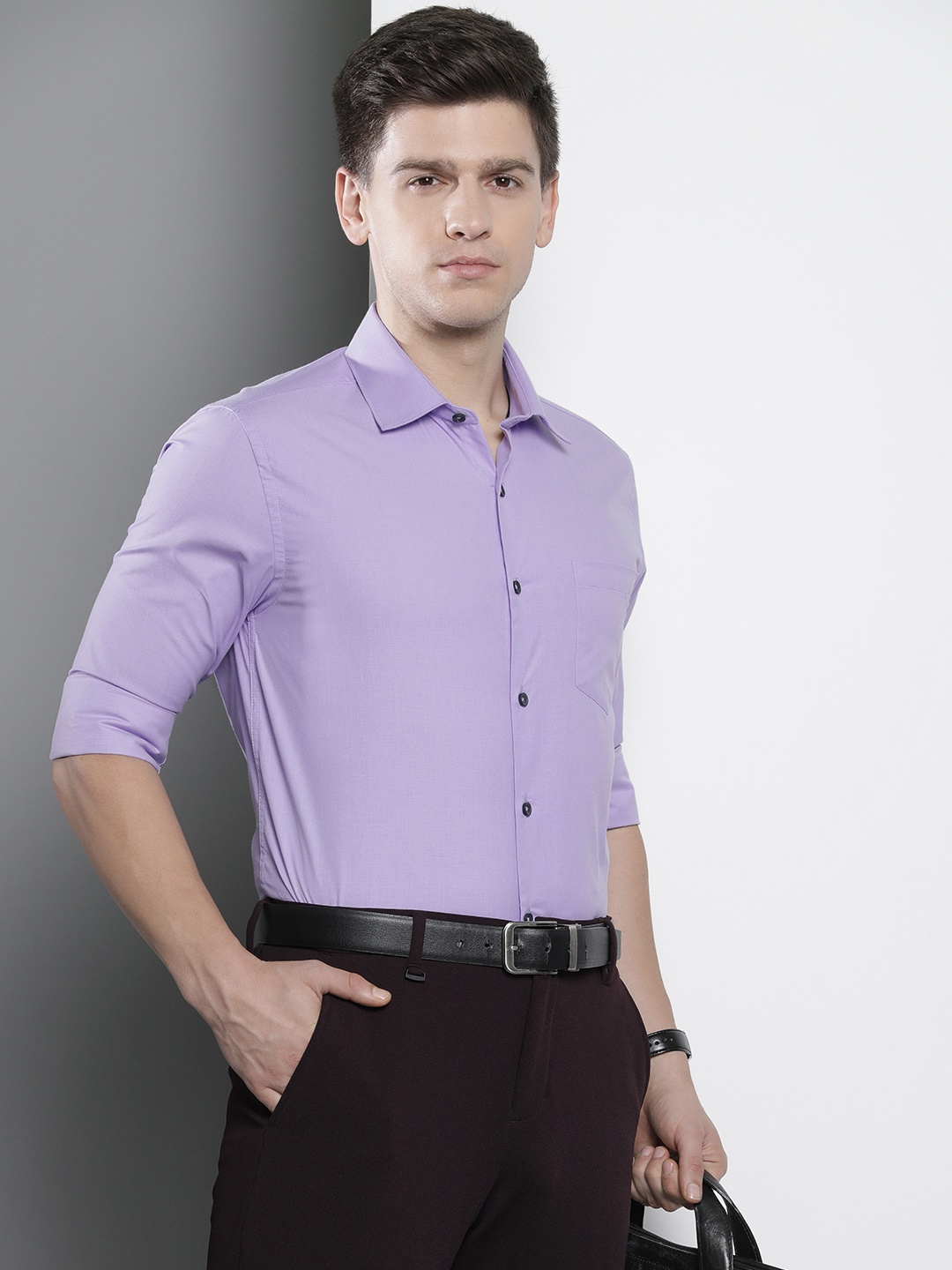

The Indian Garage Co. X Luxe Men Solid Slim Fit Opaque Formal Shirt, Purple