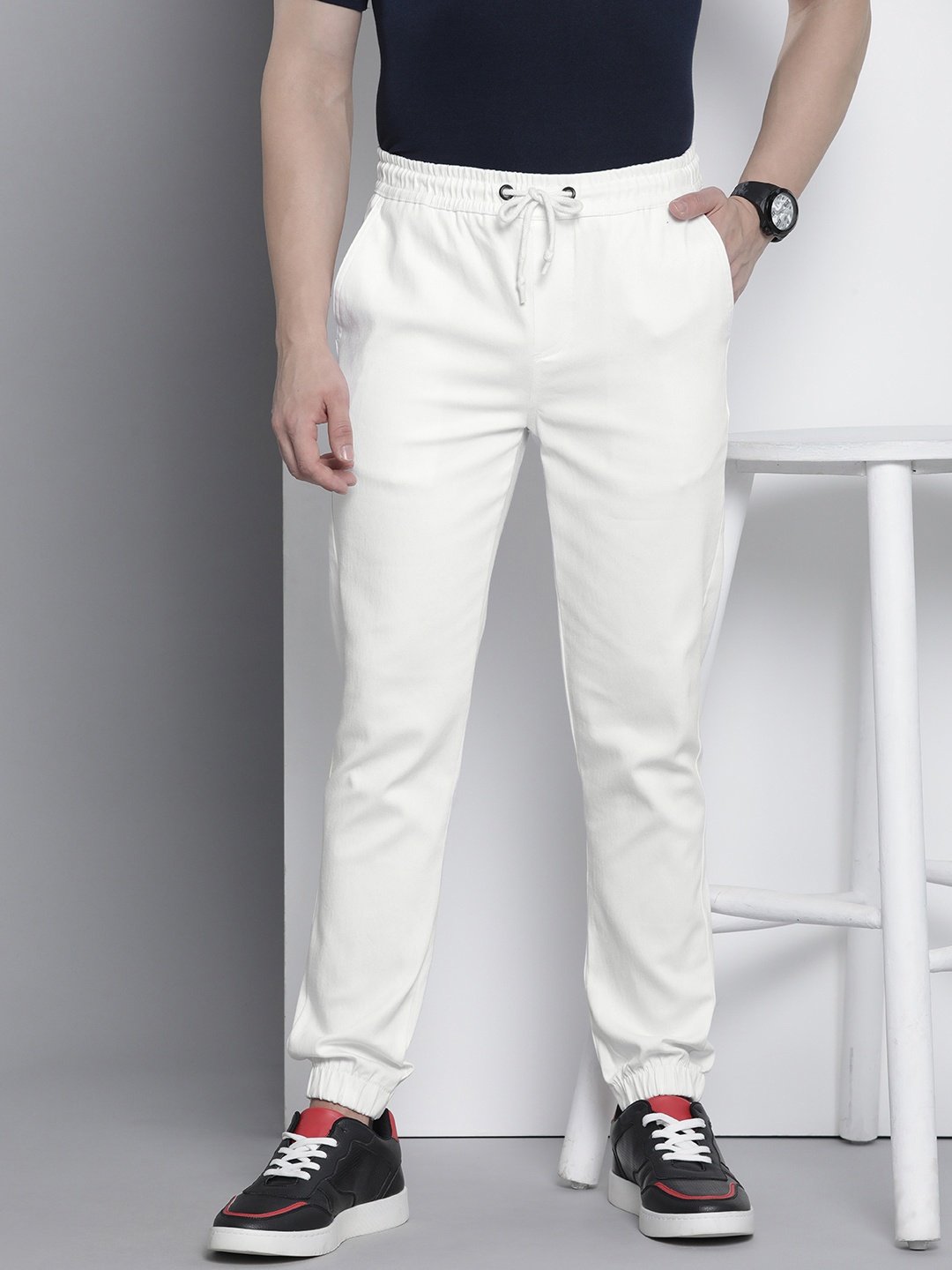 

The Indian Garage Co Men Slim Fit Easy Wash Joggers, White