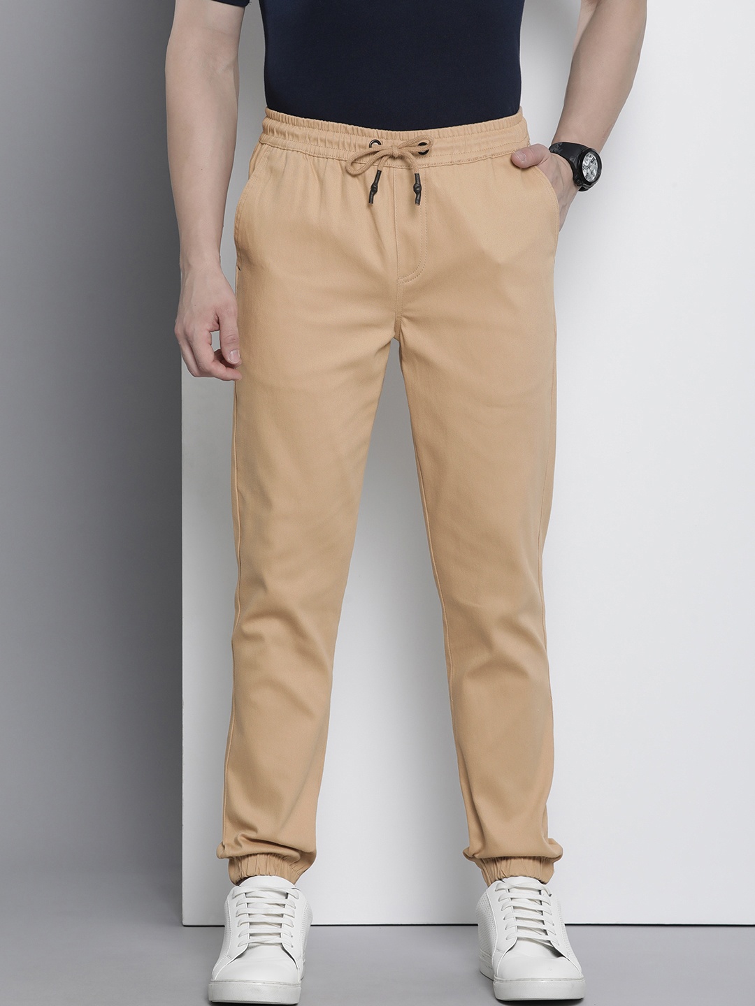 

The Indian Garage Co Men Slim Fit Joggers, Tan