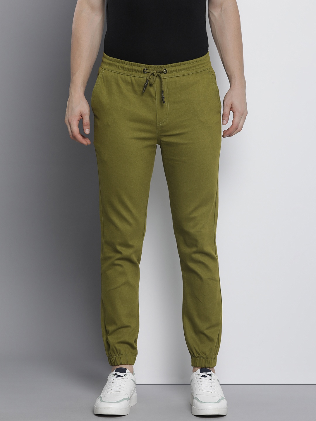 

The Indian Garage Co Men Solid Slim Fit Joggers, Olive