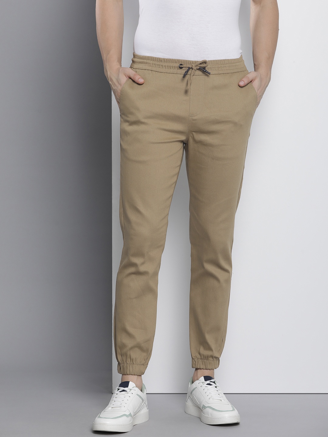 

The Indian Garage Co Men Solid Slim Fit Joggers, Khaki