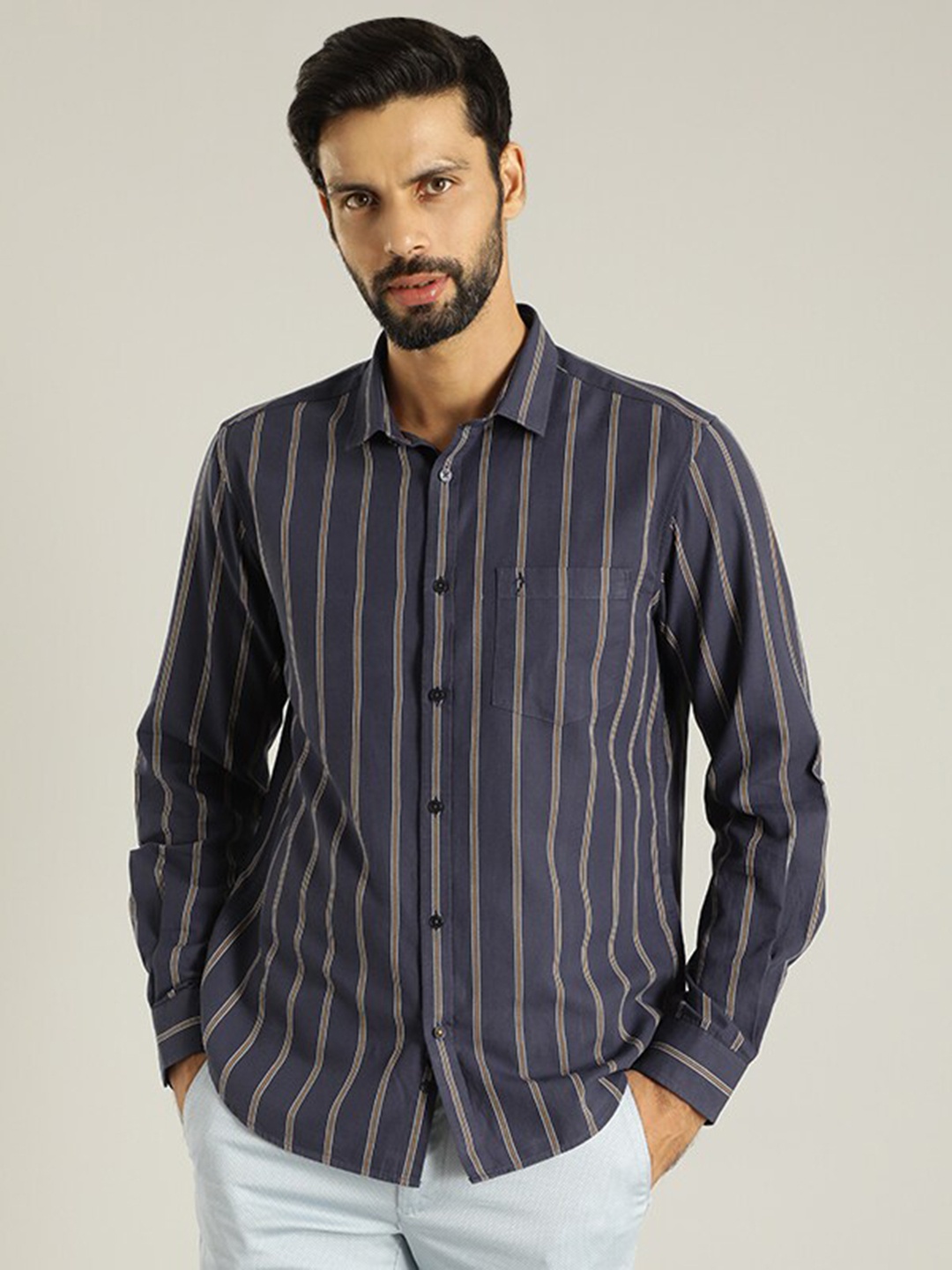 

Indian Terrain Vertical Stripes Spread Collar Pure Cotton Casual Shirt, Navy blue