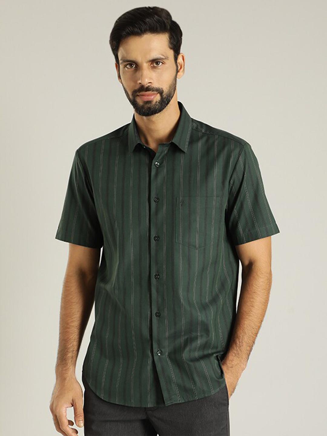 

Indian Terrain Vertical Stripes Spread Collar Pure Cotton Casual Shirt, Green