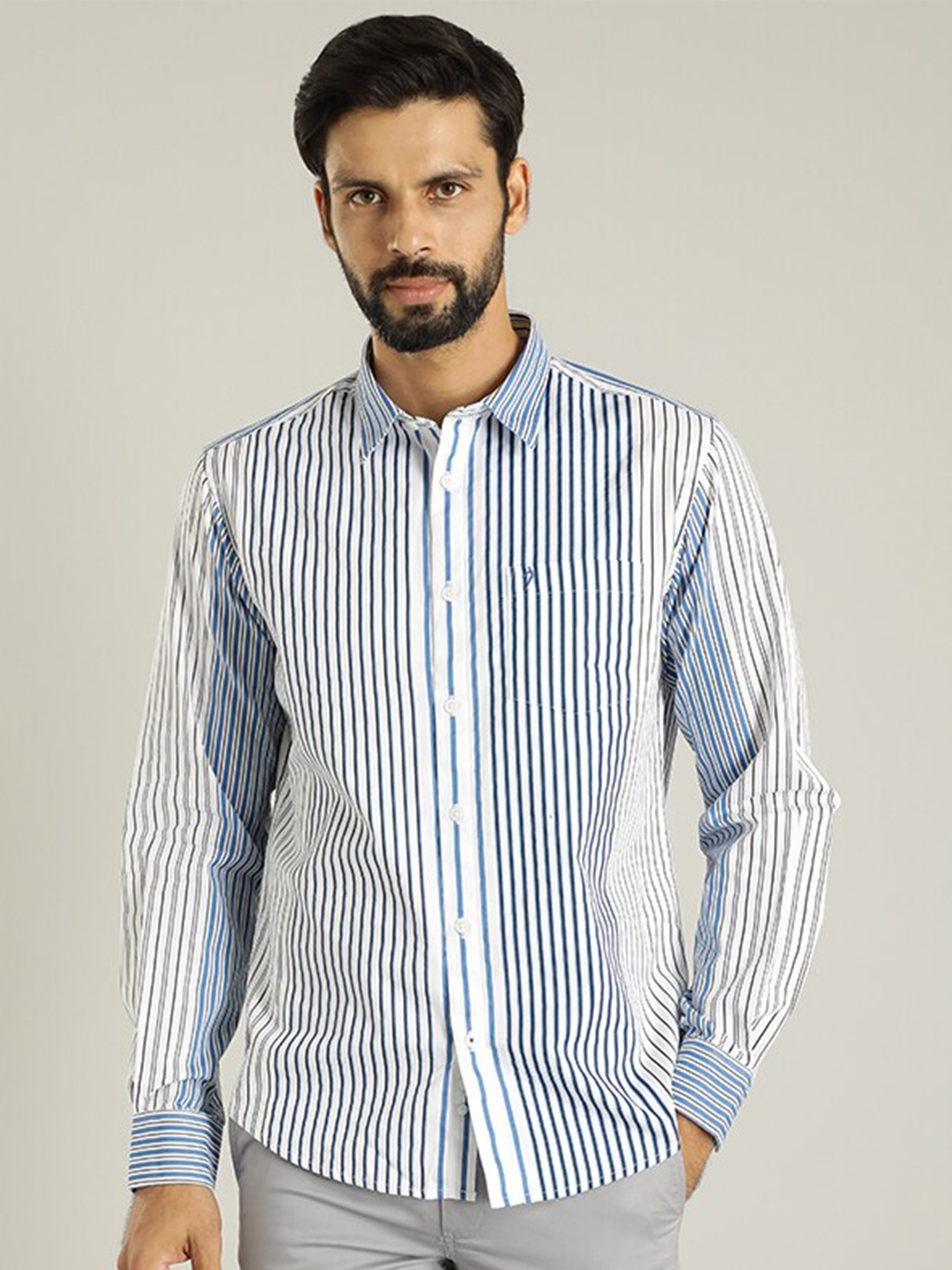 

Indian Terrain Classic Slim Fit Vertical Striped Pure Cotton Casual Shirt, Blue