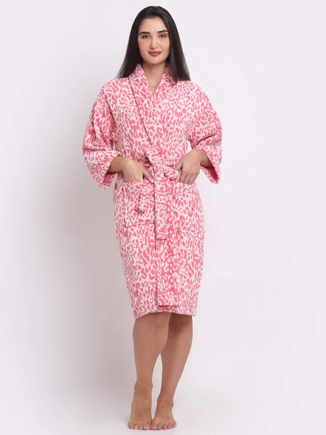 

Creeva Leopard Printed 380 Gsm Large Size Bathrobe, Pink