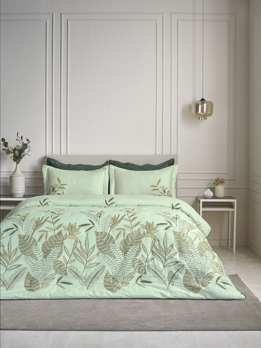 

DDecor Sea Green Embroidered Cotton 210 TC Comforter With 2 Pillow Covers