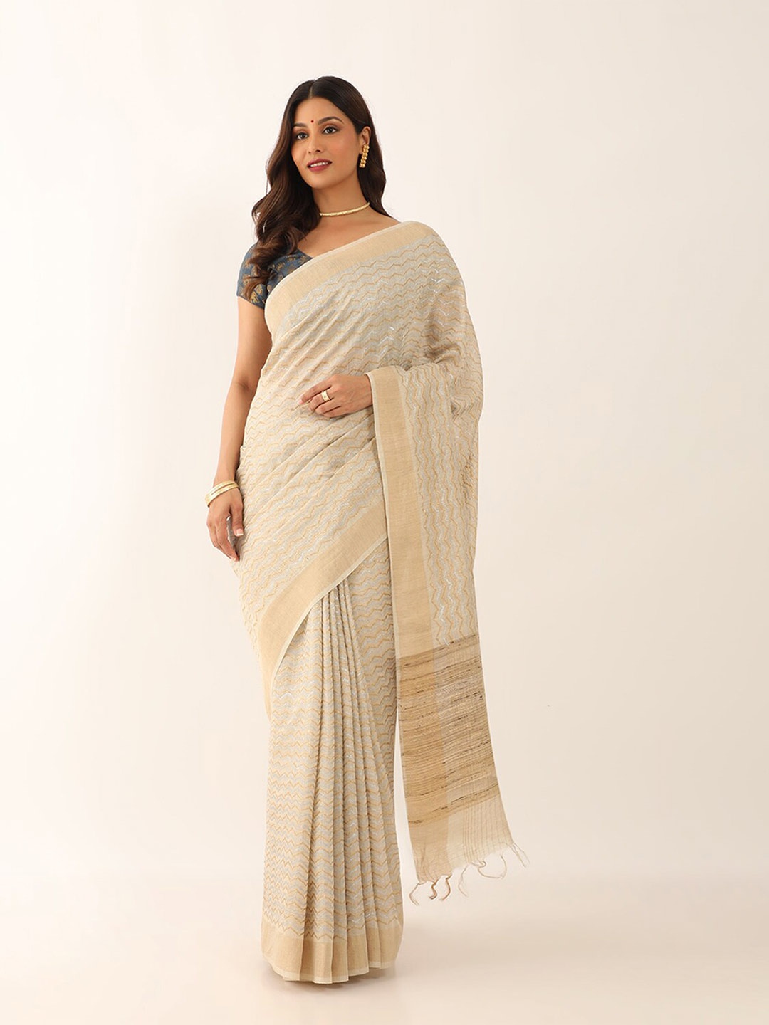 

Taneira Woven Design Zari Pure Silk Tussar Saree, Off white