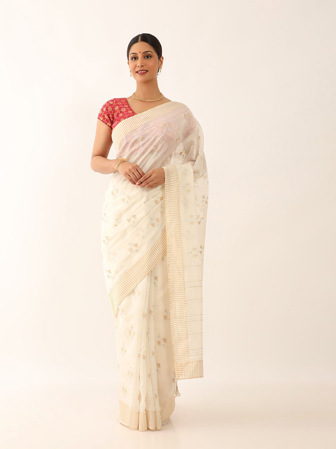 

Taneira Floral Embroidered Zari Silk Cotton Saree, Off white