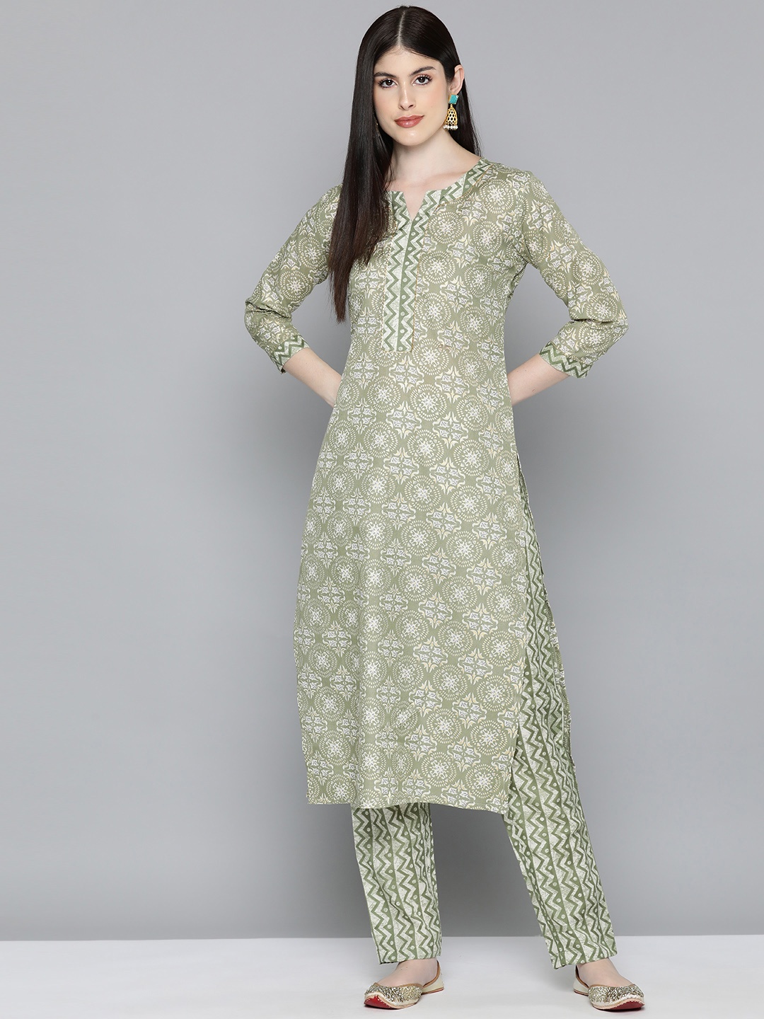 

Kvsfab Women Ethnic Motifs Printed Regular Kurta with Trousers, Green