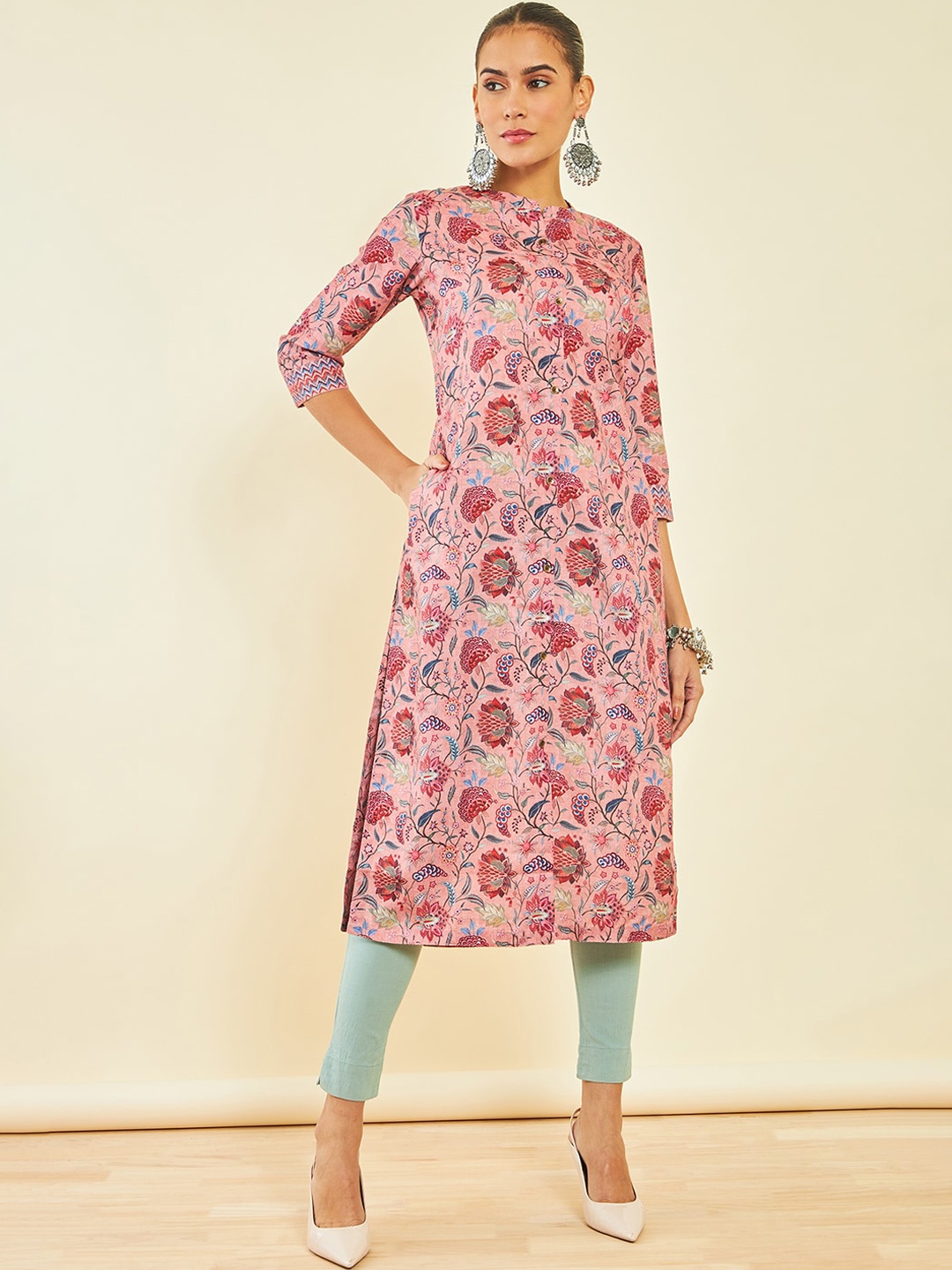 

Soch Pink Floral Printed Mandarin Collar Regular Kurta