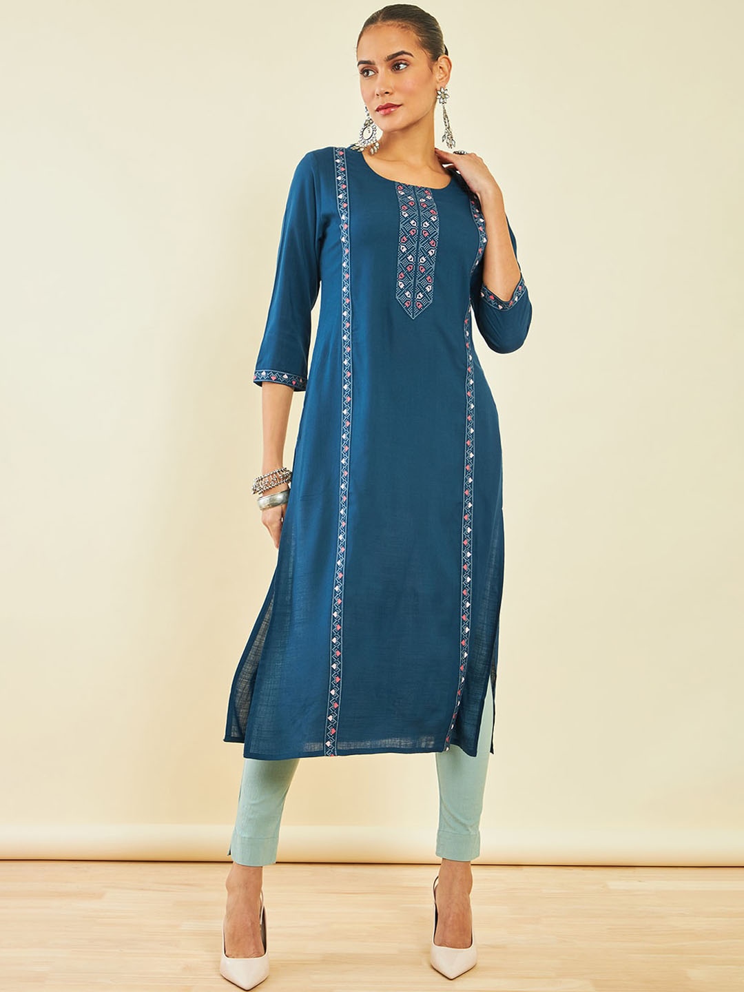

Soch Blue Geometric Embroidered Round Neck Thread Work Regular Kurta