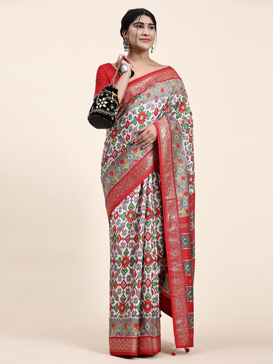 

Phenav Floral Printed Zari Saree, White