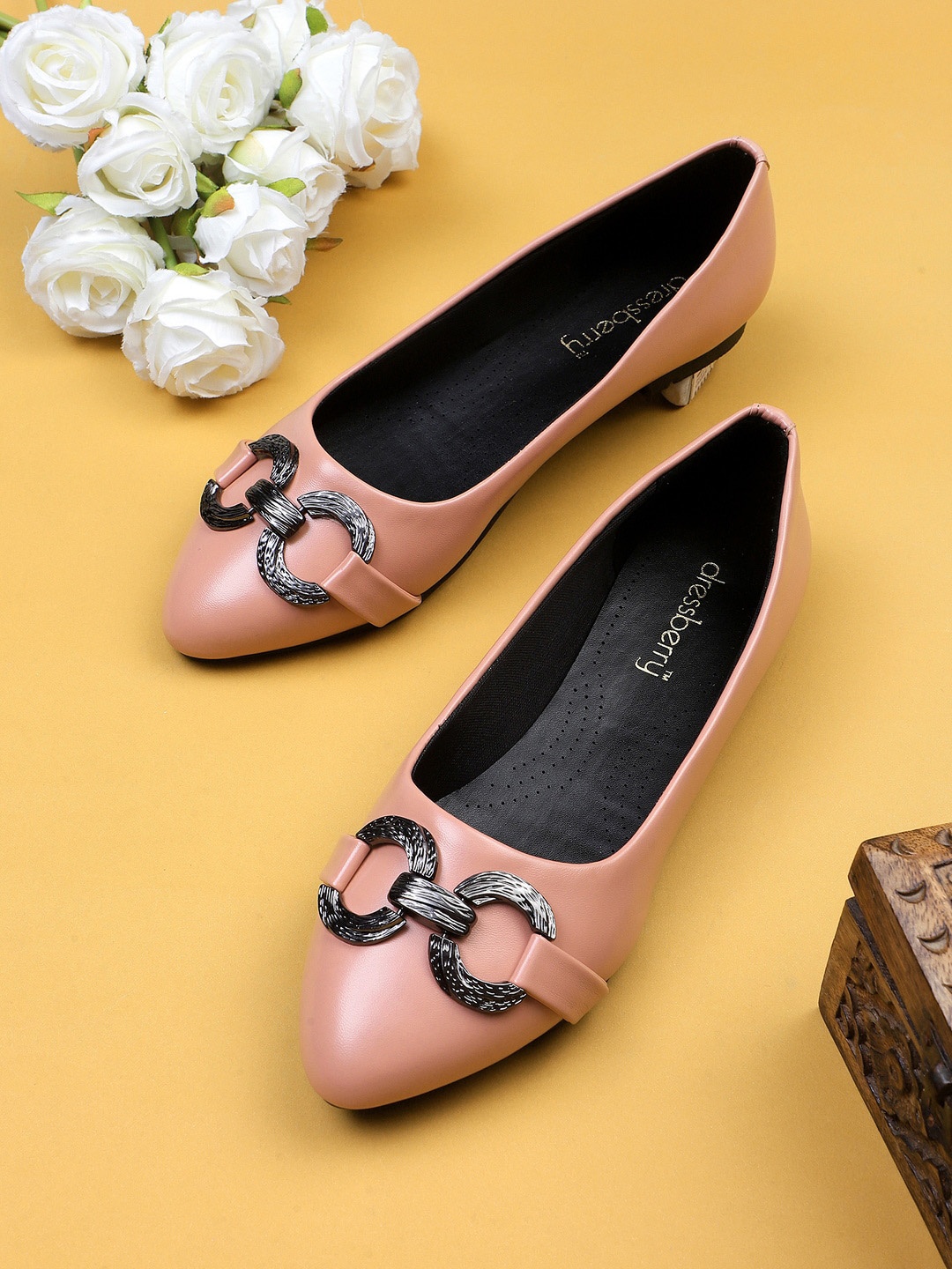 

DressBerry Pink Buckle Embellished Ballerinas