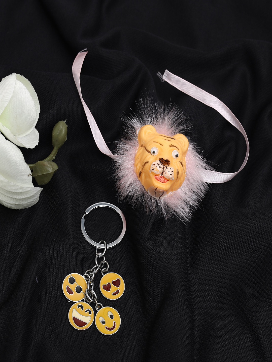 

Jewelz Unisex Set Of 2 Tiger Face Rakhi & Key Chain Rakhis, Yellow