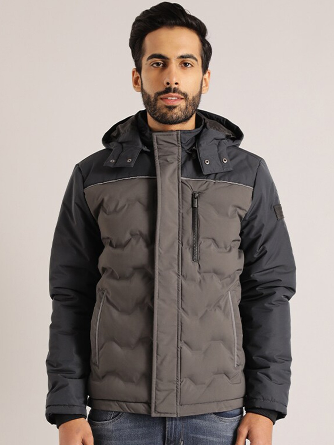 

Indian Terrain Colourblocked Lightweight Padded Jacket, Grey