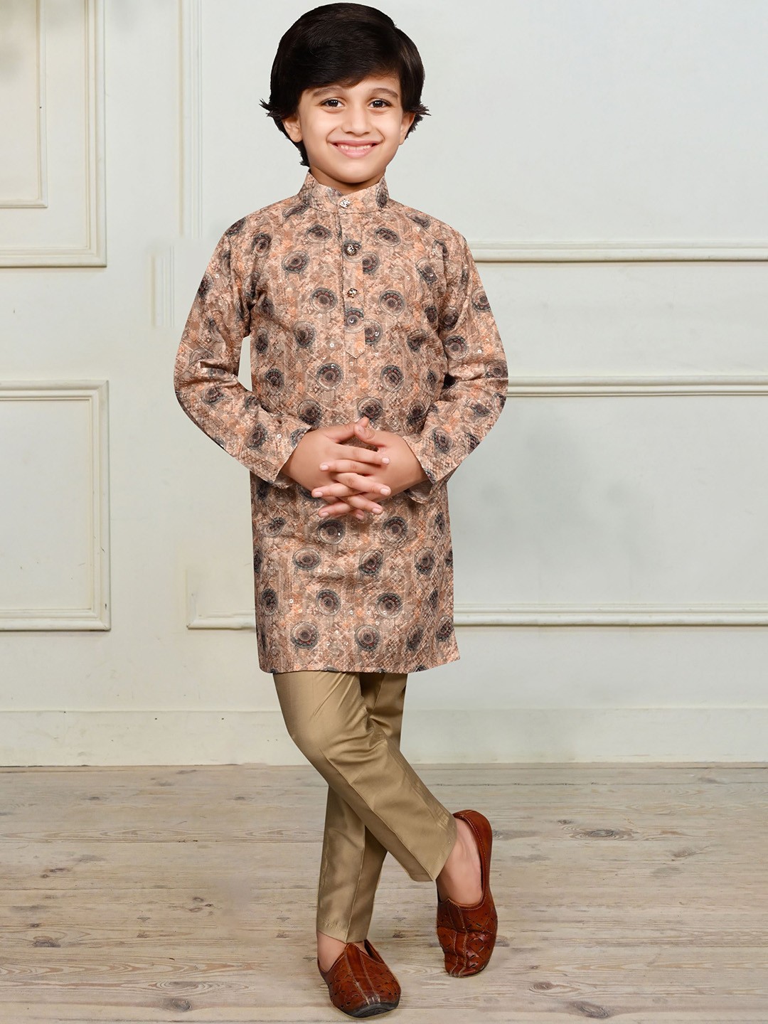 

ahhaaaa Boys Ethnic Motifs Printed Sequinned Pure Cotton Kurta With Trousers, Grey